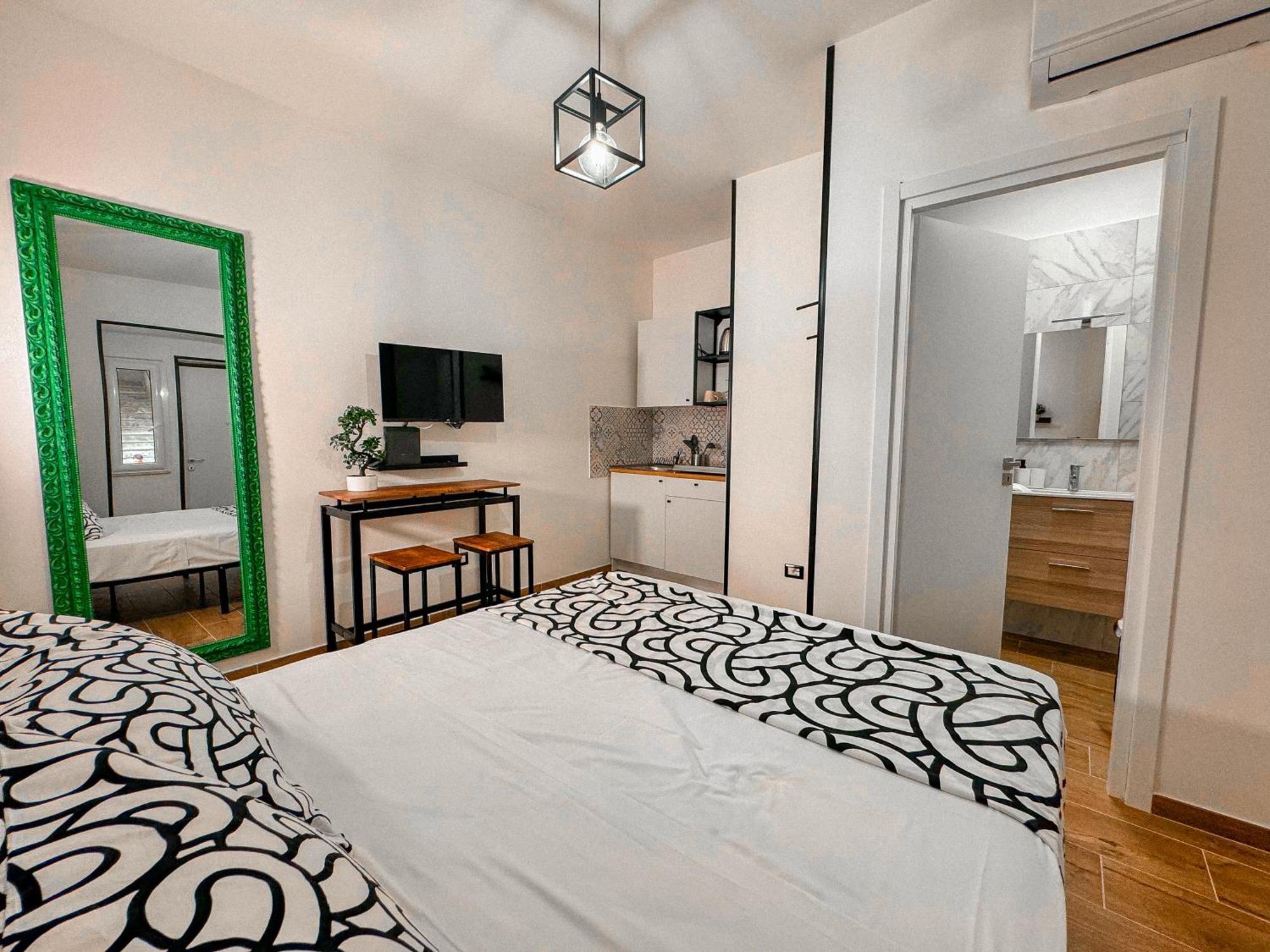 The Quarters Naples Apartments Ngoại thất bức ảnh